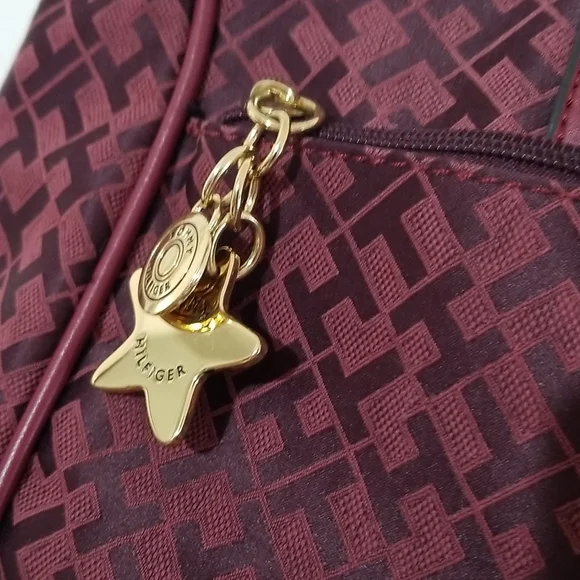 Tommy Hilfiger Tote - Picture 2 of 9